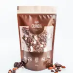 Granola ar riekstiem un šokolādi.