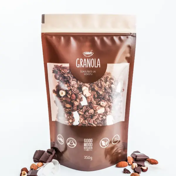 Granola ar riekstiem un šokolādi.